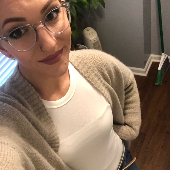 Meet your Posher, Courtney - Picture 6 of 8